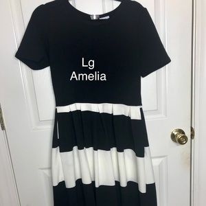 Large black and white Amelia